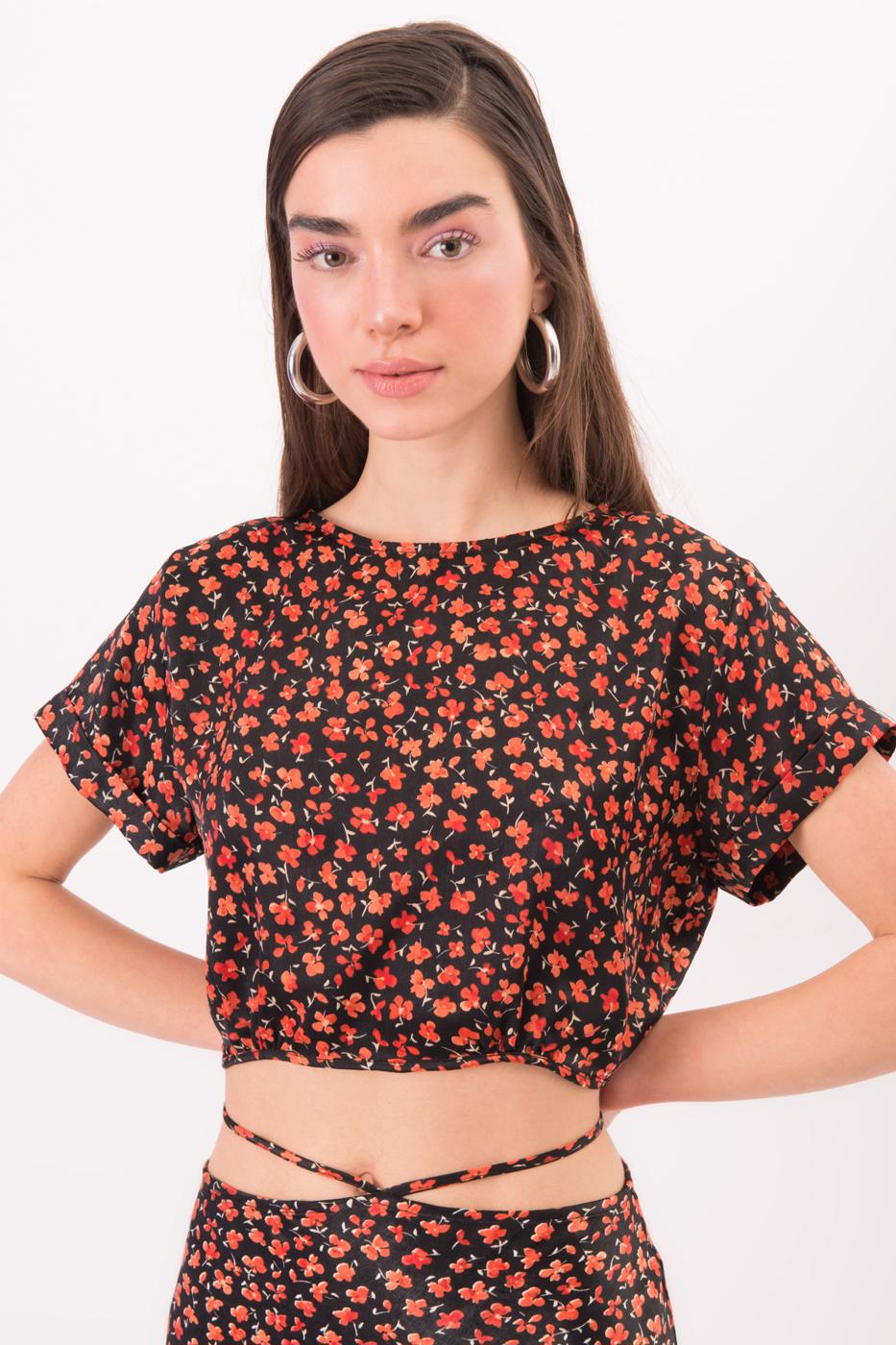 Bayan Siyah Kısa Kollu Desenli Crop Bluz