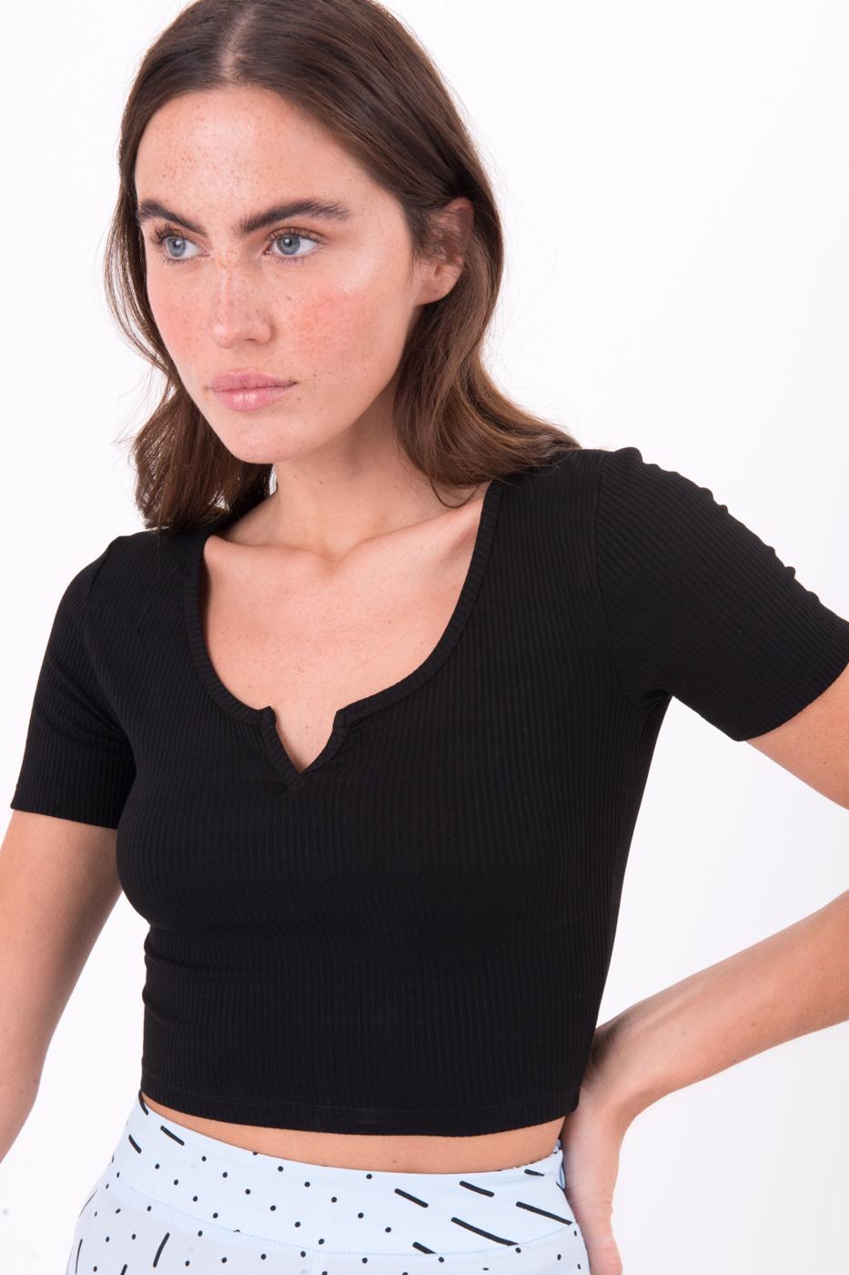 Bayan Siyah U Yaka Detaylı Crop Body