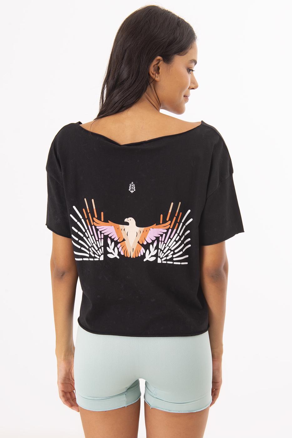 Bayan Siyah Arka Ve Ön Cep Baskı Detaylı Kayık Yaka Tshirt