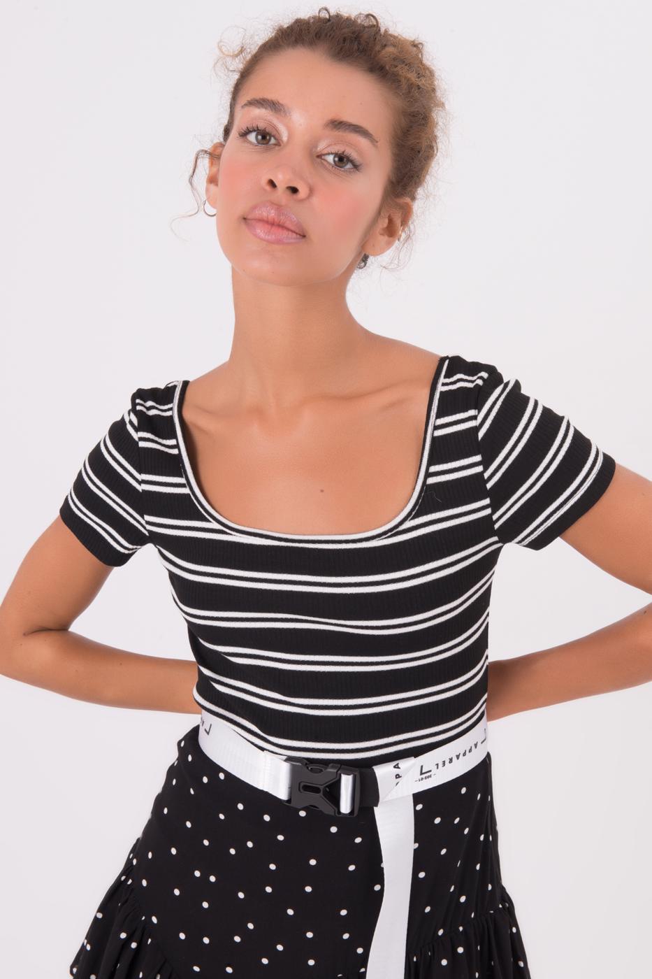 Bayan Siyah Kare Yaka Detaylı Çizgili Body