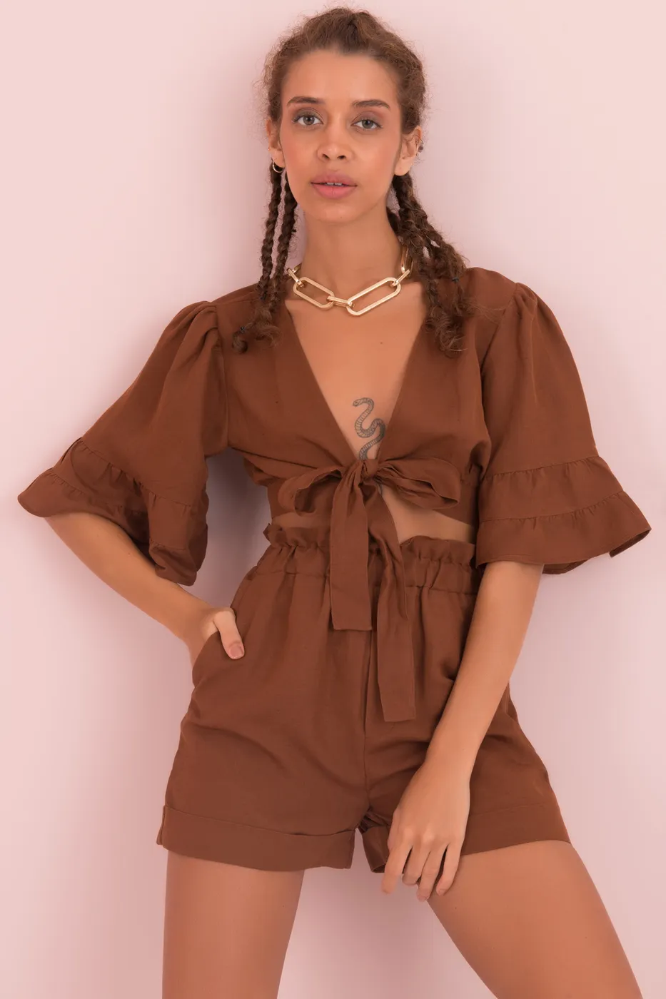 Bayan Kahverengi Bel Lastik Fırfır Detaylı Şort