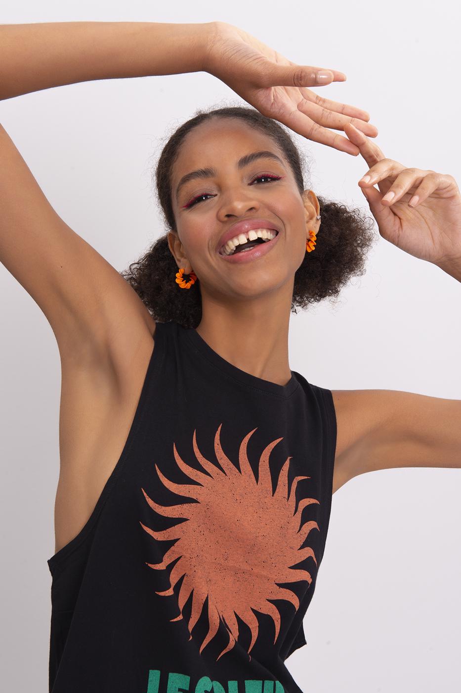 Bayan Siyah Ön Baskı Detaylı Kolsuz Tişört