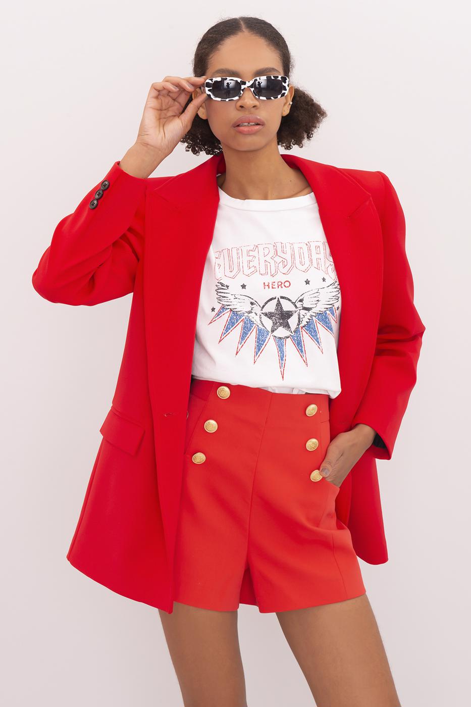 Bayan Kırmızı Düğme Detaylı Şort