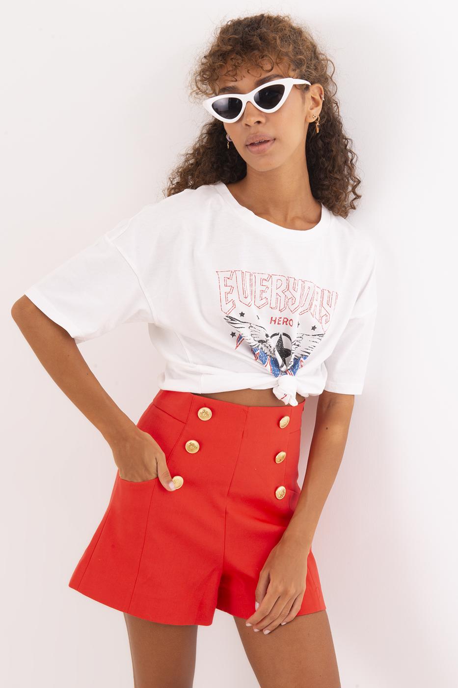 Bayan Kırmızı Düğme Detaylı Şort