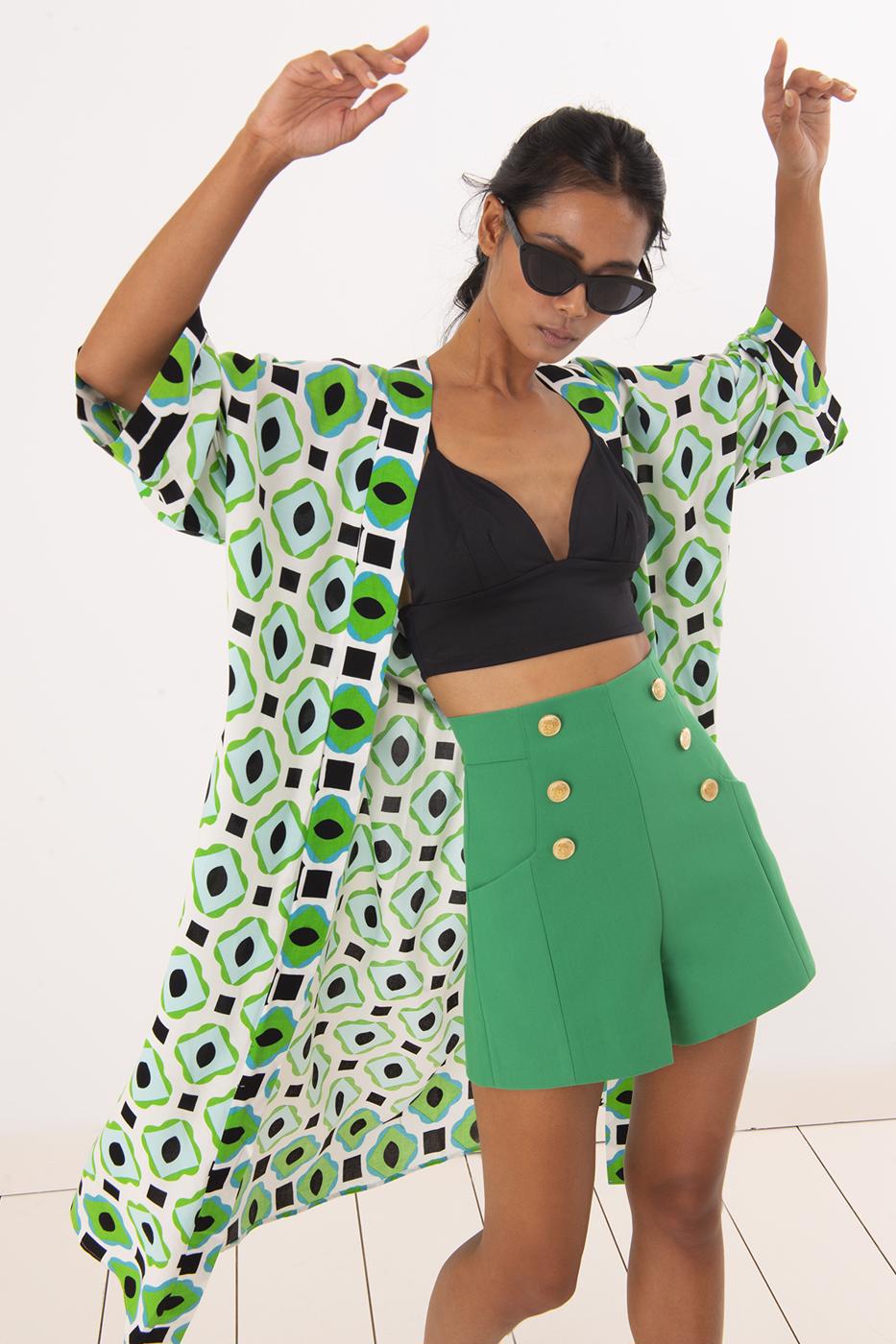 Bayan Yeşil Düğme Detaylı Şort