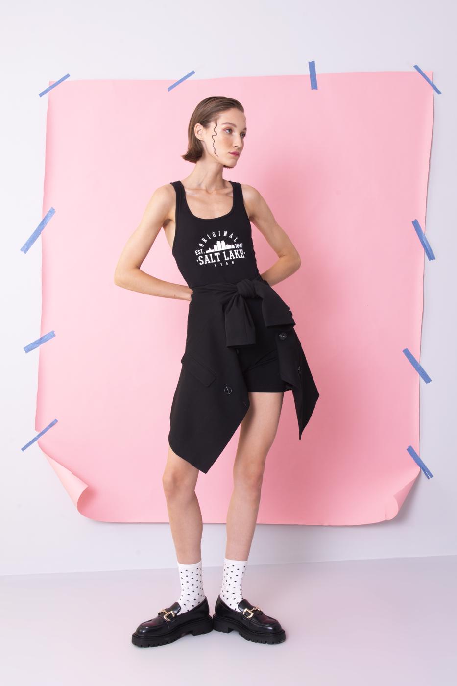 Bayan Siyah Ön Baskı Detaylı Spor Kısa Tulum