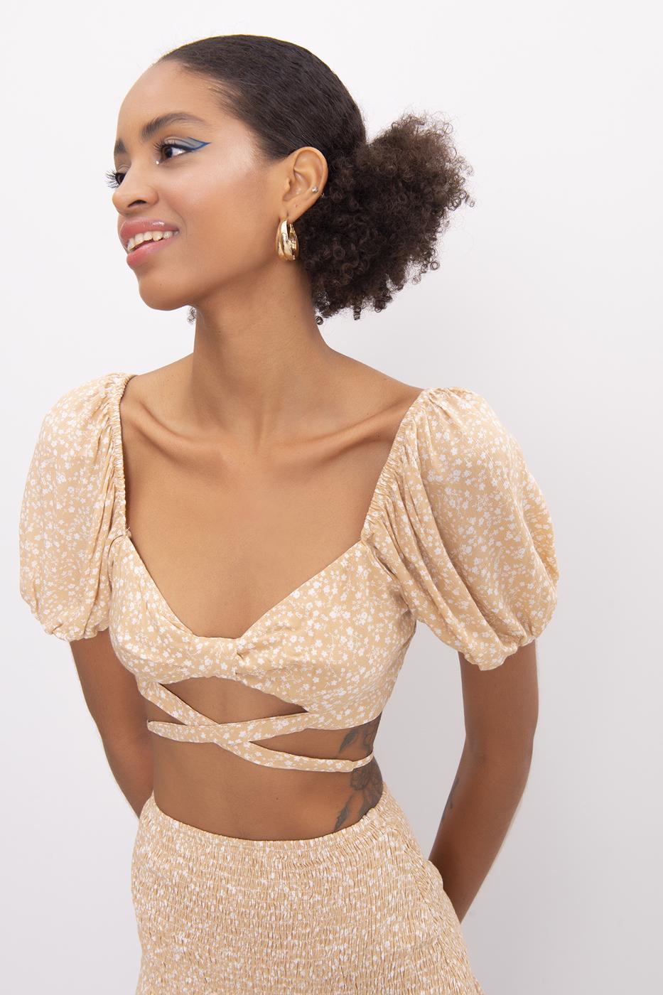 Bayan Bej Kısa Balon Kol Bel Çapraz Bağlama Detaylı Bluz