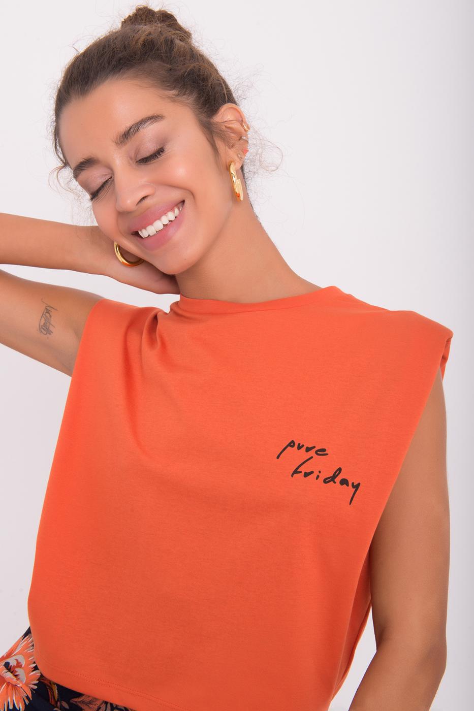 Bayan Kiremit Vatkalı Kolsuz Basic Tişört