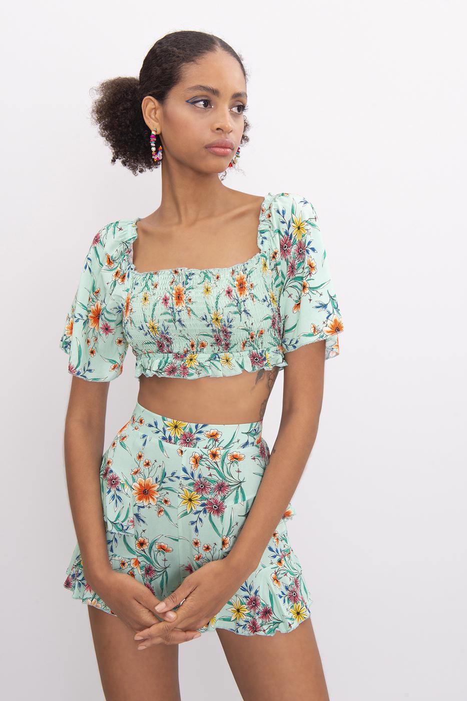 Bayan Yeşil Kare Yaka Kol Volanlı Crop Bluz