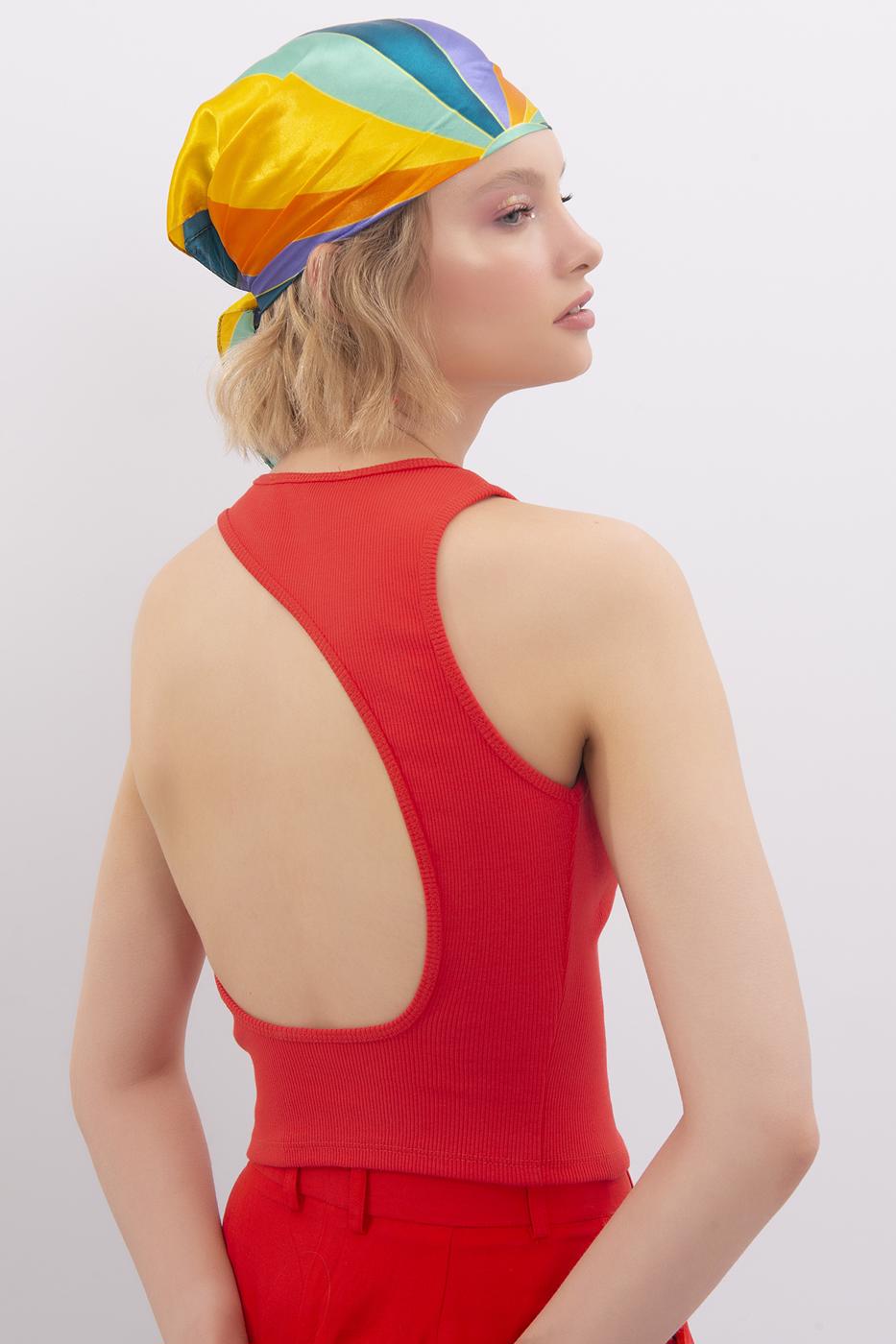 Bayan Kırmızı Sırt Dekolteli Kolsuz Body