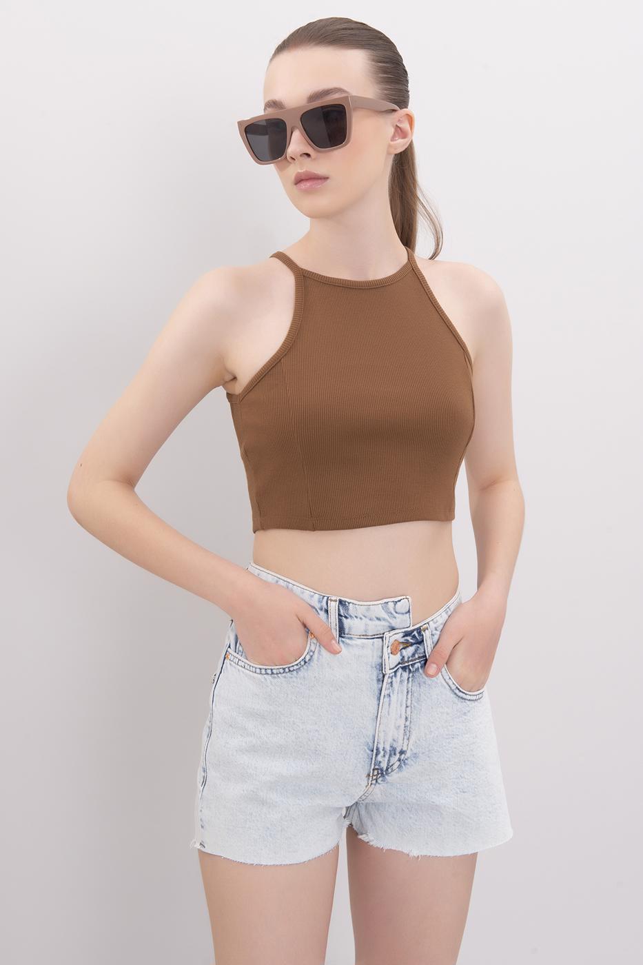 Bayan Mavi Asimetrik Kemer Detaylı Mini Denim Şort