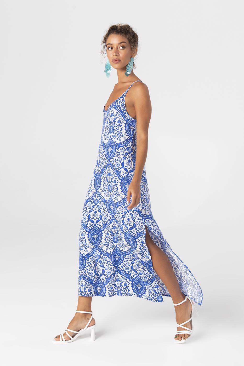 Bayan Mavi Askılı Yırtmaçlı Midi Boy Elbise