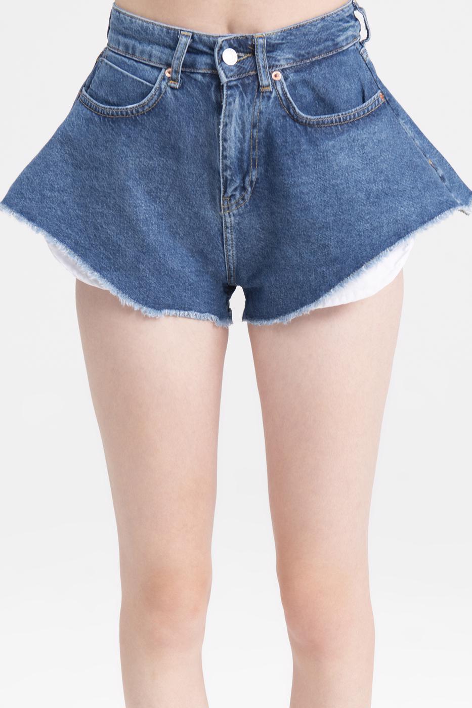 Bayan Mavi Paça Ucu Kesik Volanlı Denim Mini Şort