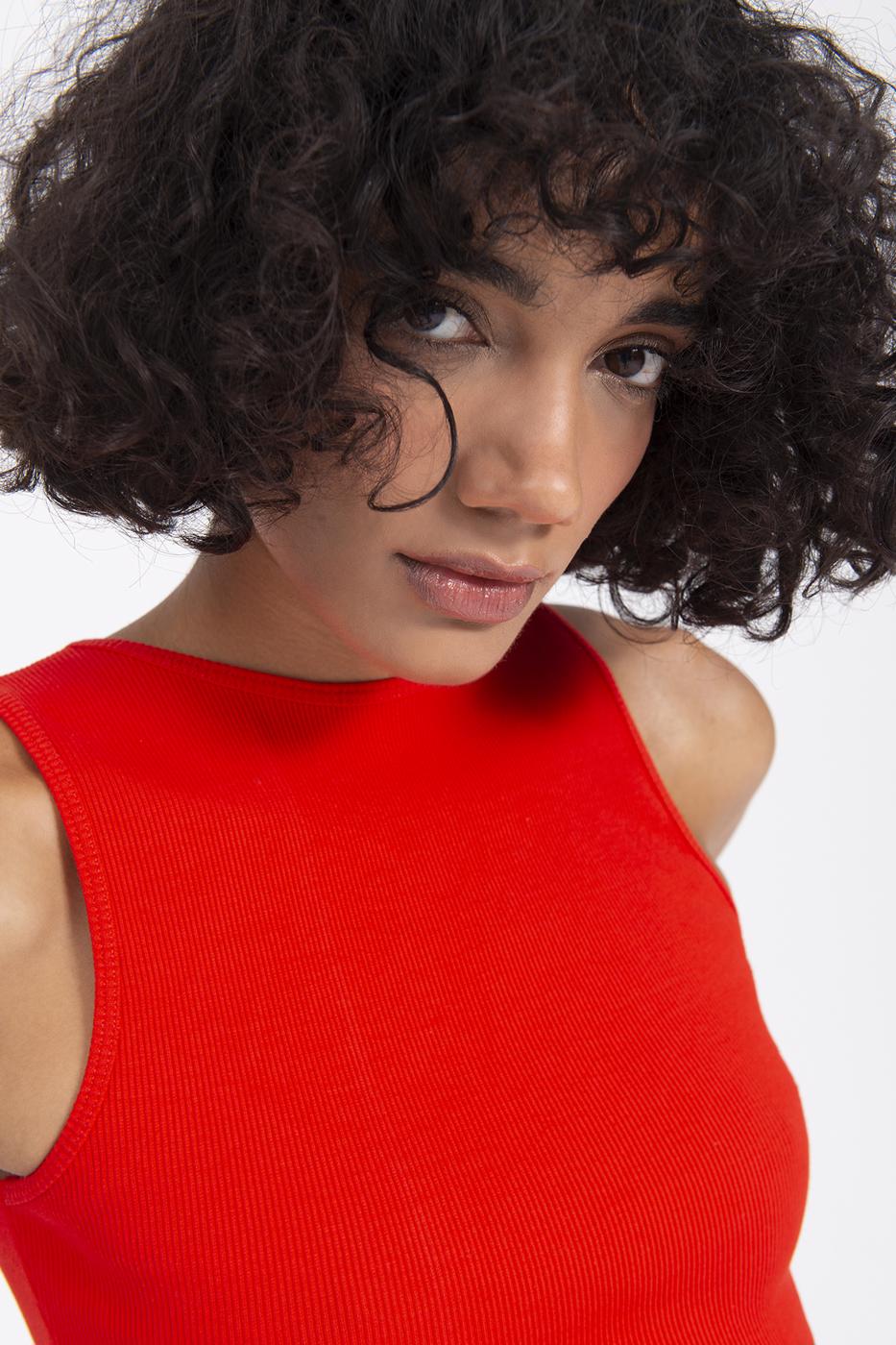 Bayan Kırmızı Sırt Pencereli Crop Body