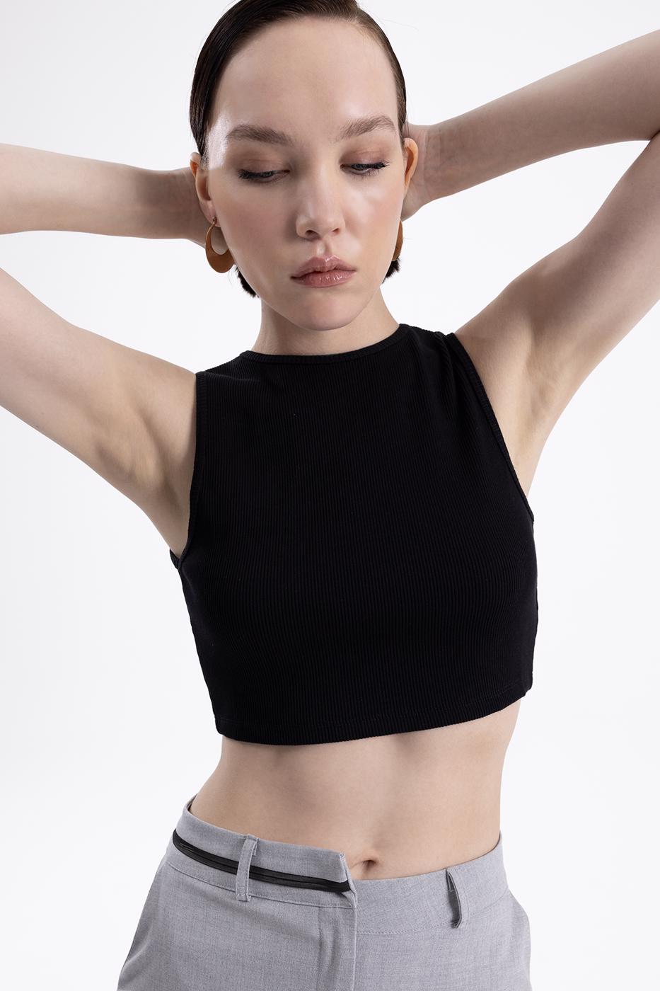 Bayan Siyah Sırt Pencereli Crop Body