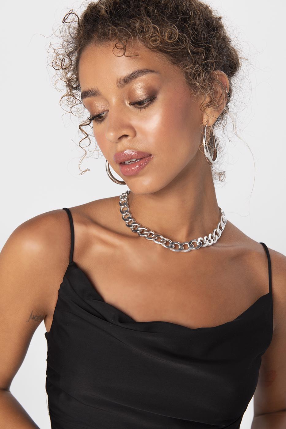 Bayan Siyah Degaje Yaka Askılı Crop Bluz