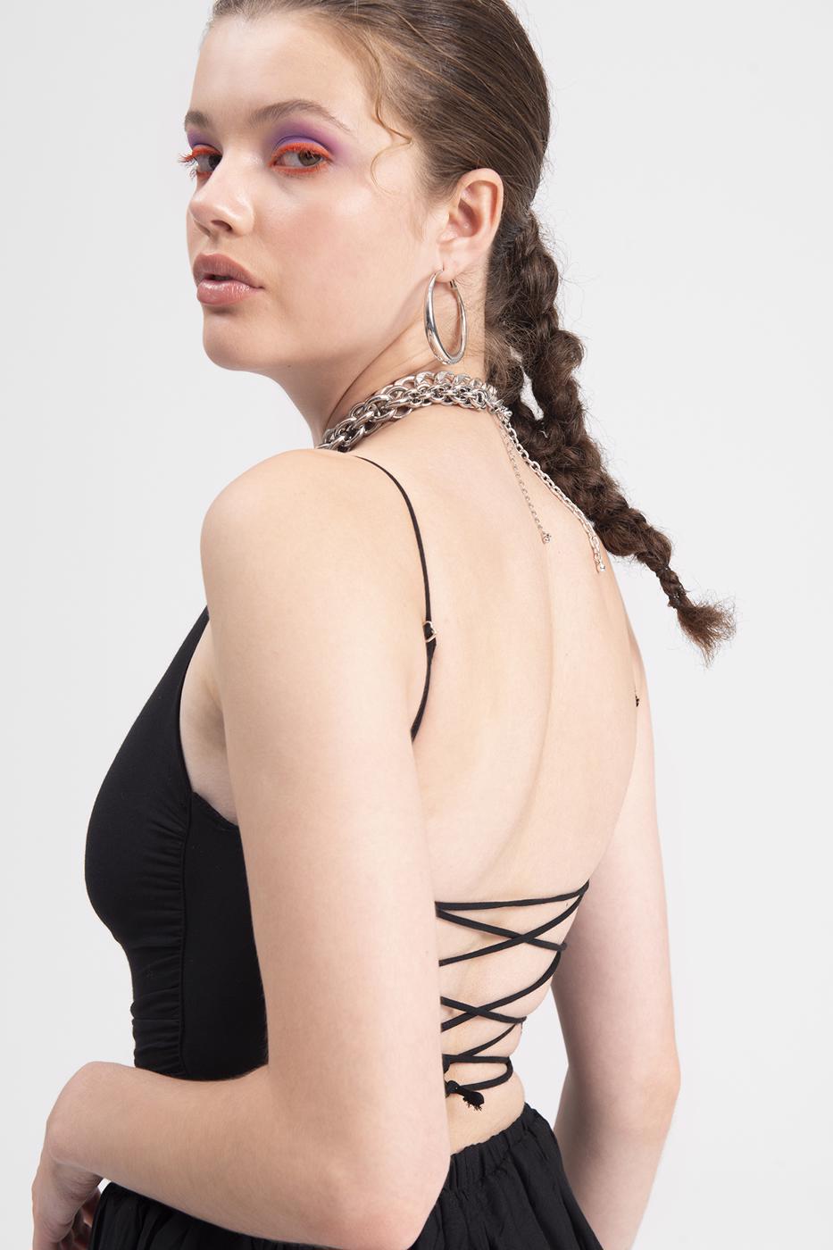 Bayan Siyah Degaje Yaka Askılı Crop Bluz