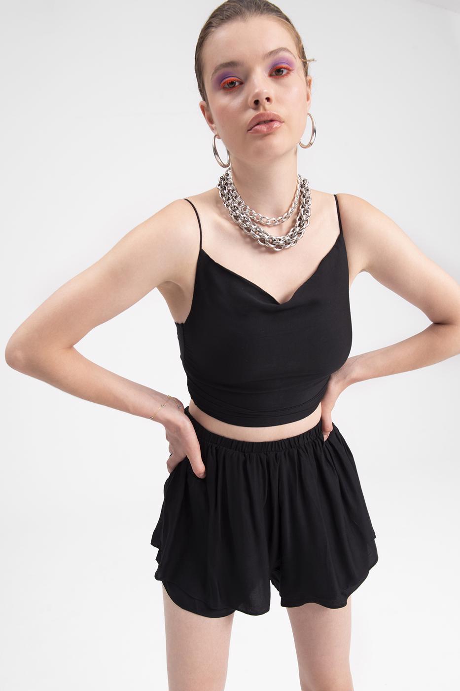 Bayan Siyah Degaje Yaka Askılı Crop Bluz