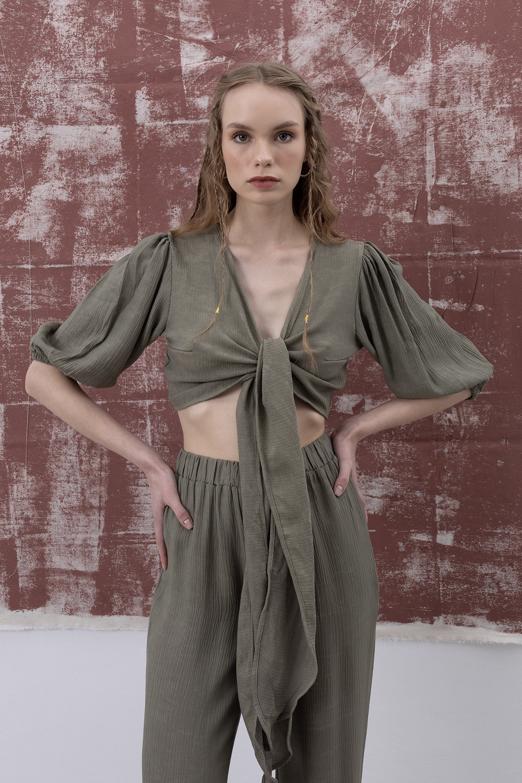 Bayan Haki Balon Kollu Ön Bağlama Detaylı Crop Bluz - BSL