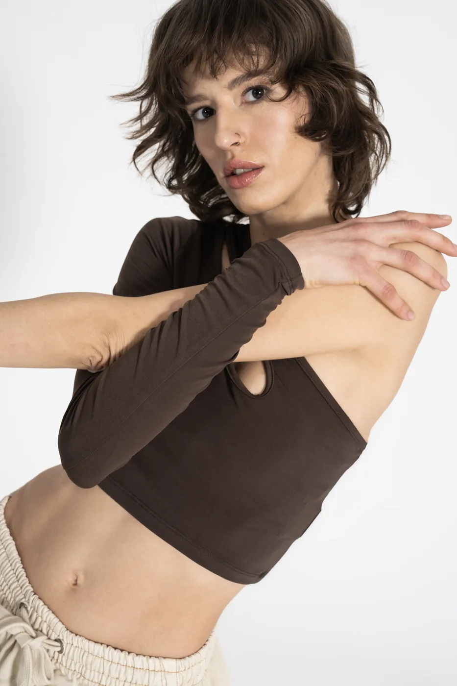 Bayan Kahverengi Tek Omuz Detaylı Crop Top