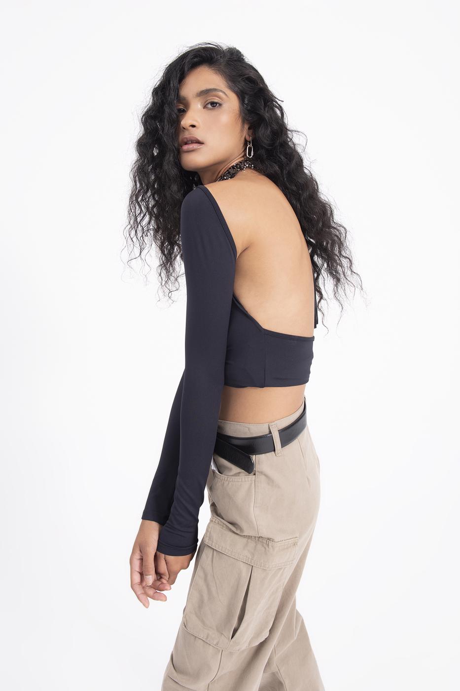 Bayan Siyah Kayık Yaka Sırt Dekolteli Top