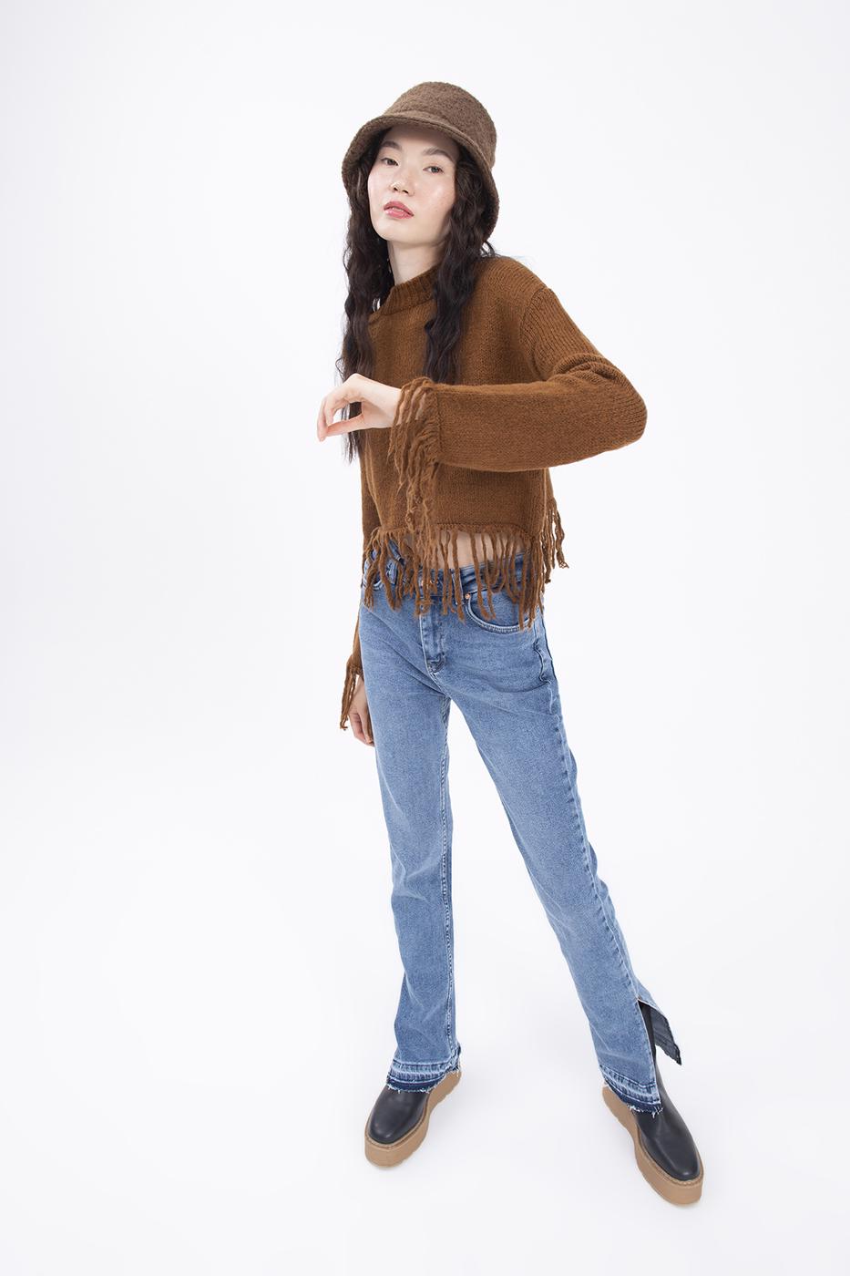 Bayan Kahverengi Etek Püskül Detaylı Triko Kazak