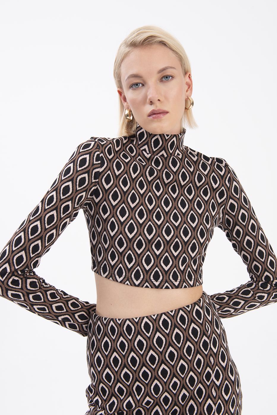 Bayan Kahverengi Dik Yakalı Crop Top