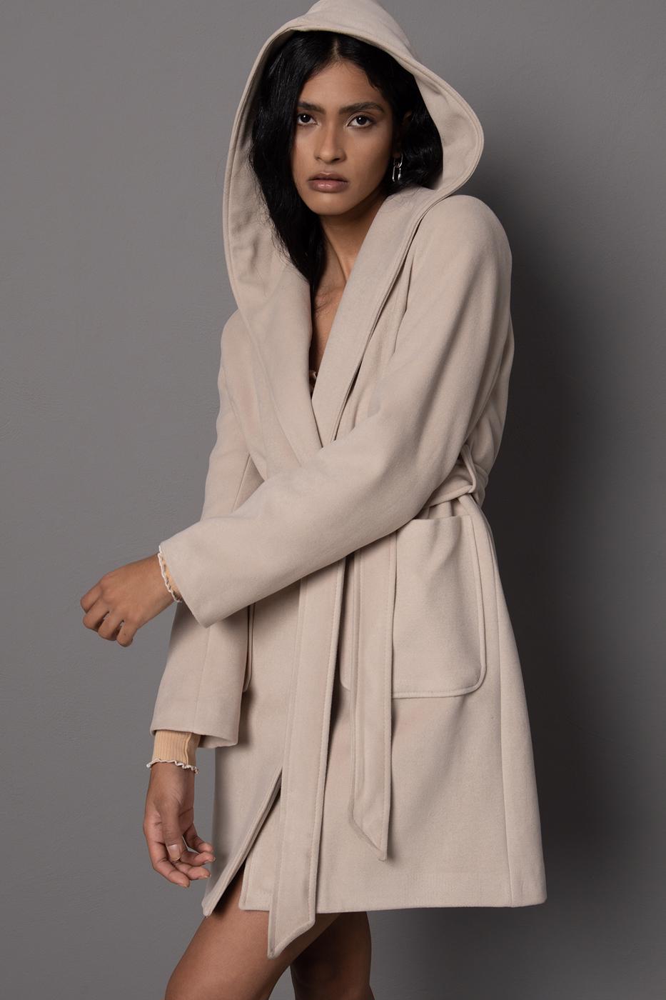 Bayan Bej Kapüşonlu Kaban