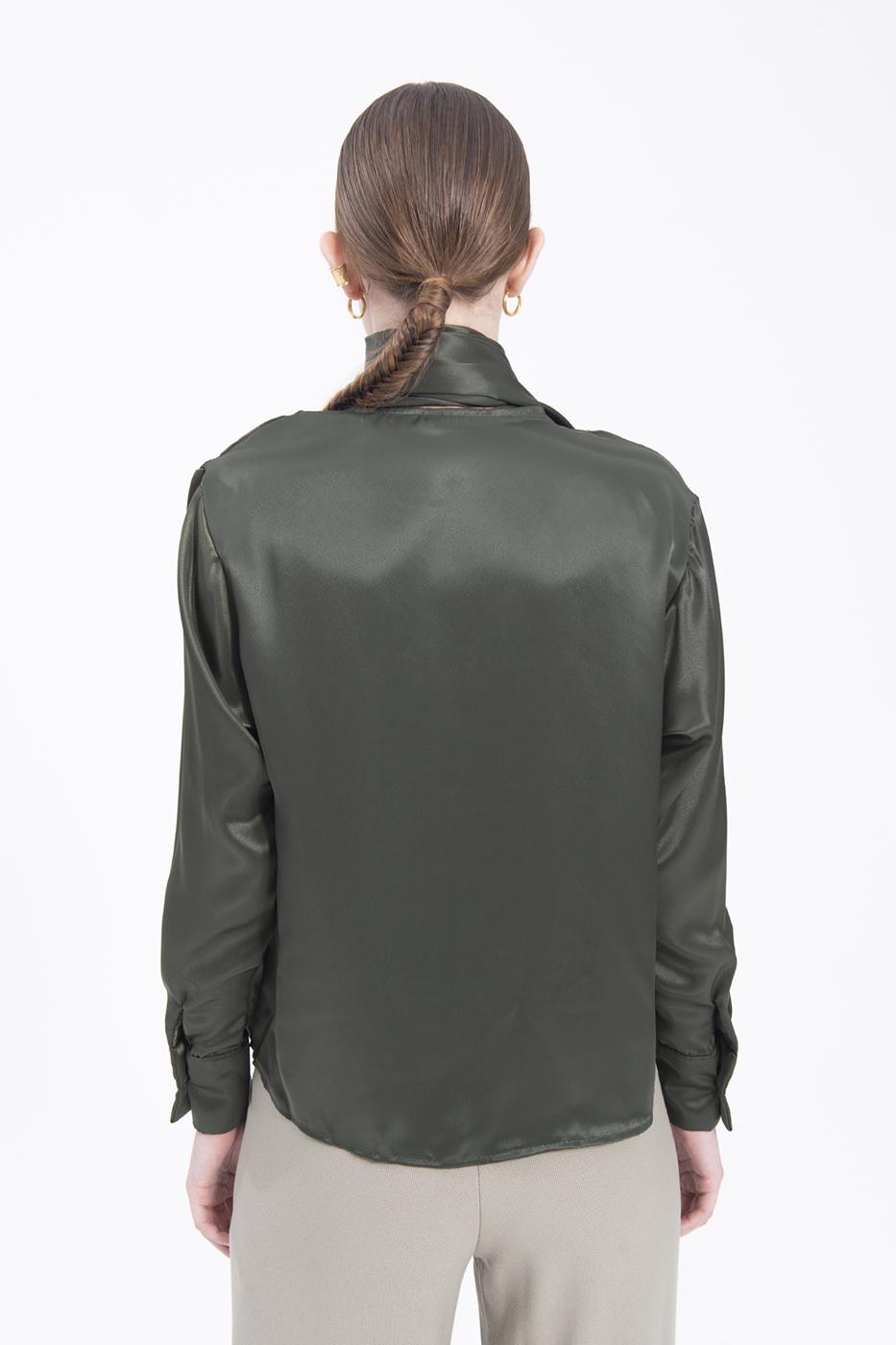 Bayan Haki Yaka Detaylı Saten Gömlek