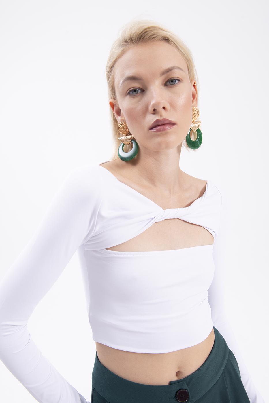 Bayan Beyaz Yaka Burgulu Top