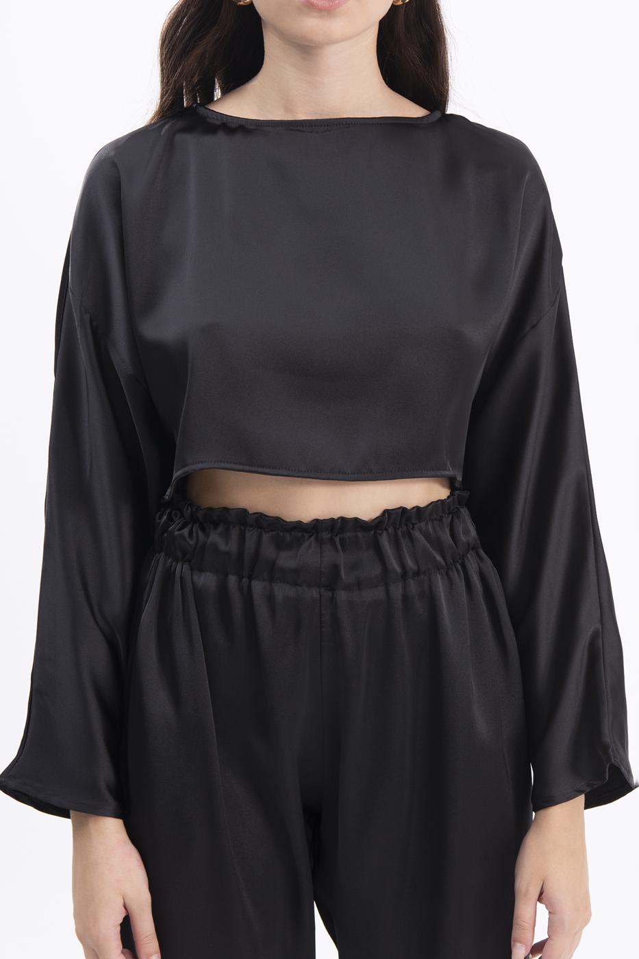 Bayan Siyah Kayık Yaka Saten Bluz