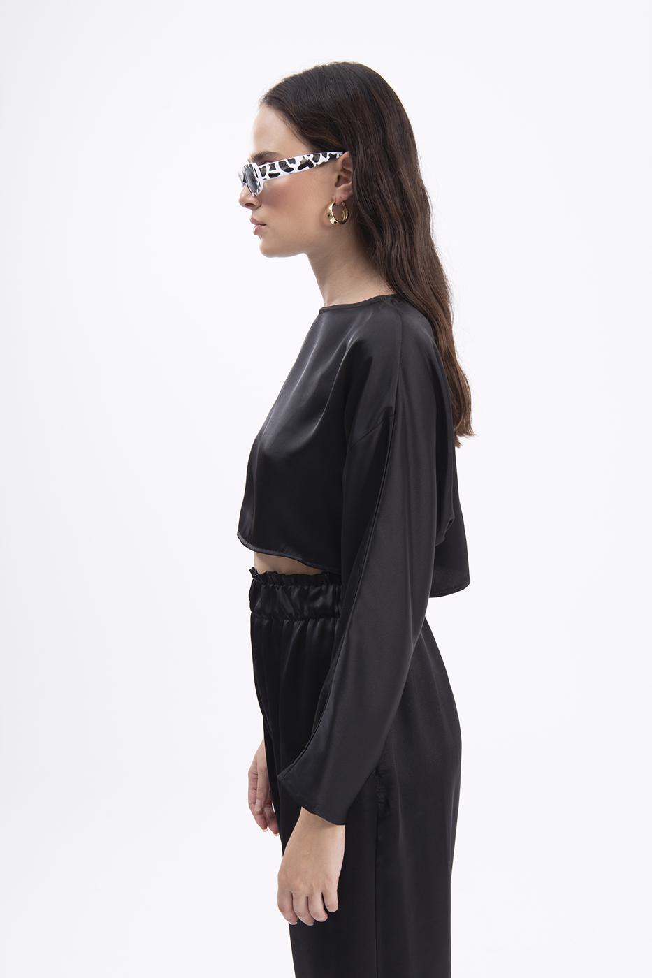 Bayan Siyah Kayık Yaka Saten Bluz