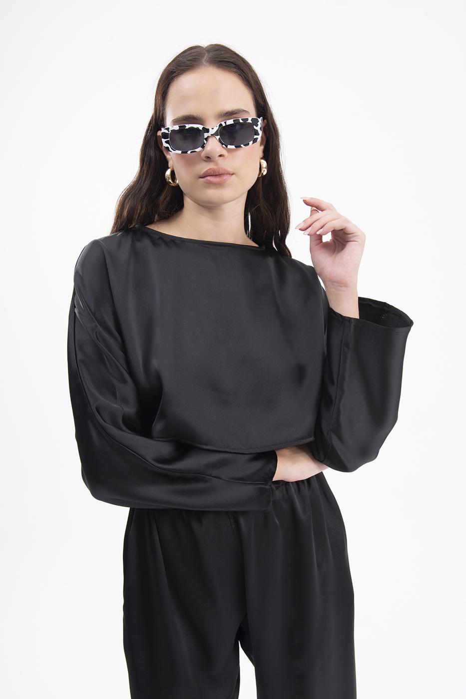 Bayan Siyah Kayık Yaka Saten Bluz