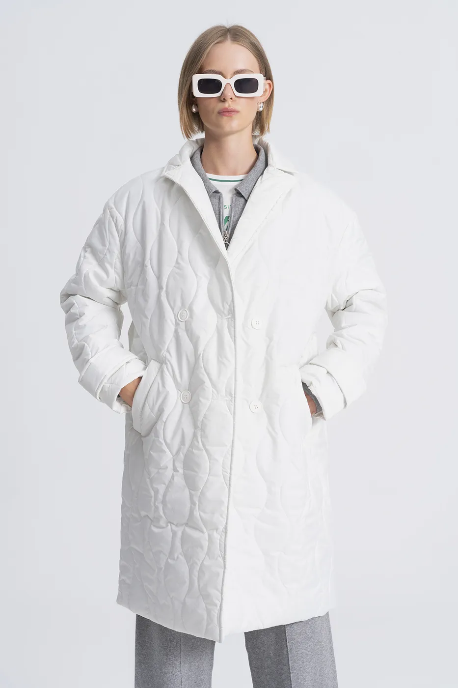 Bayan Beyaz Ceket Yaka Kapitone Şişme Kaban