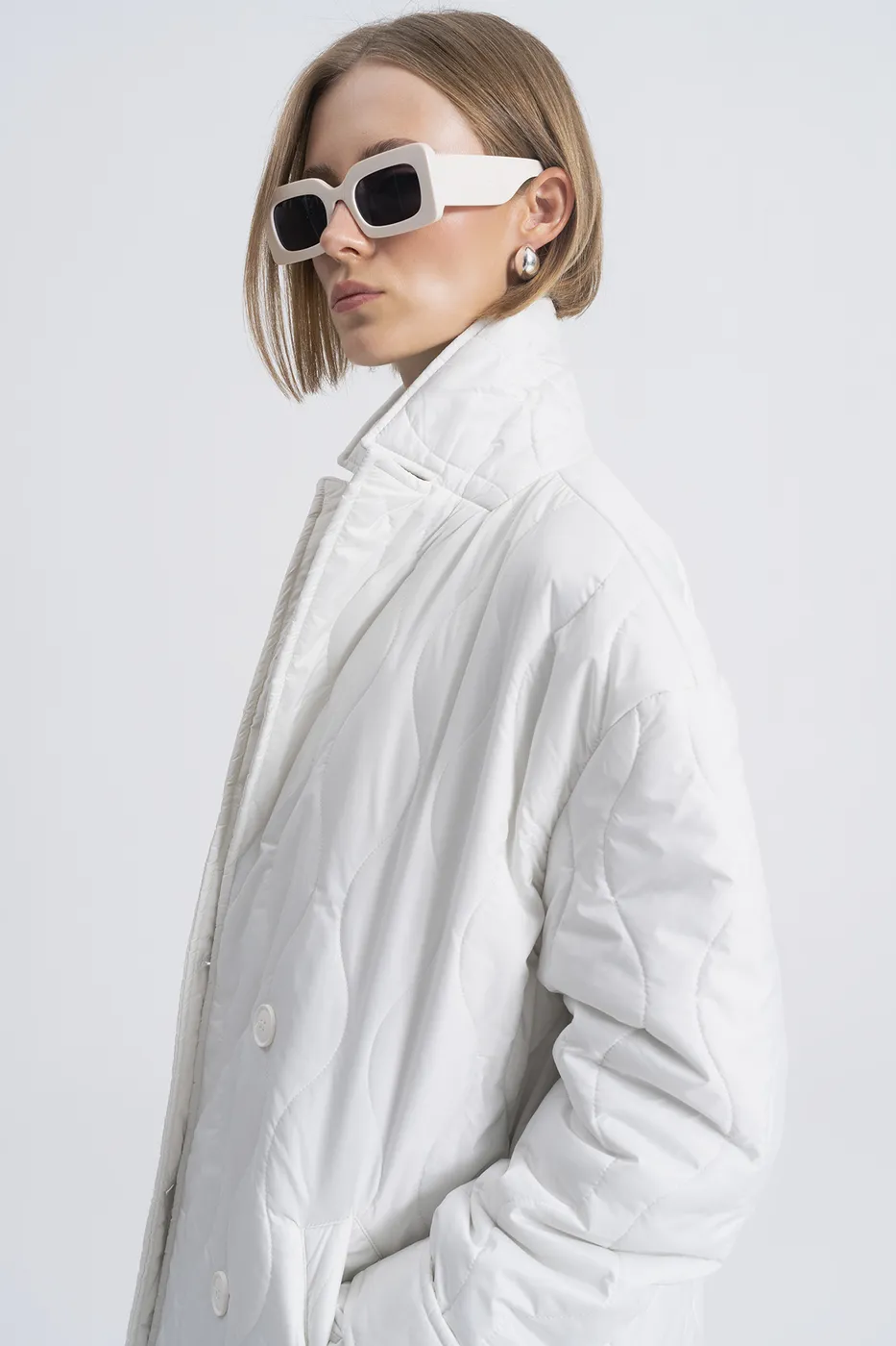 Bayan Beyaz Ceket Yaka Kapitone Şişme Kaban