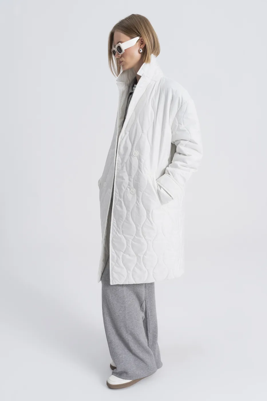 Bayan Beyaz Ceket Yaka Kapitone Şişme Kaban