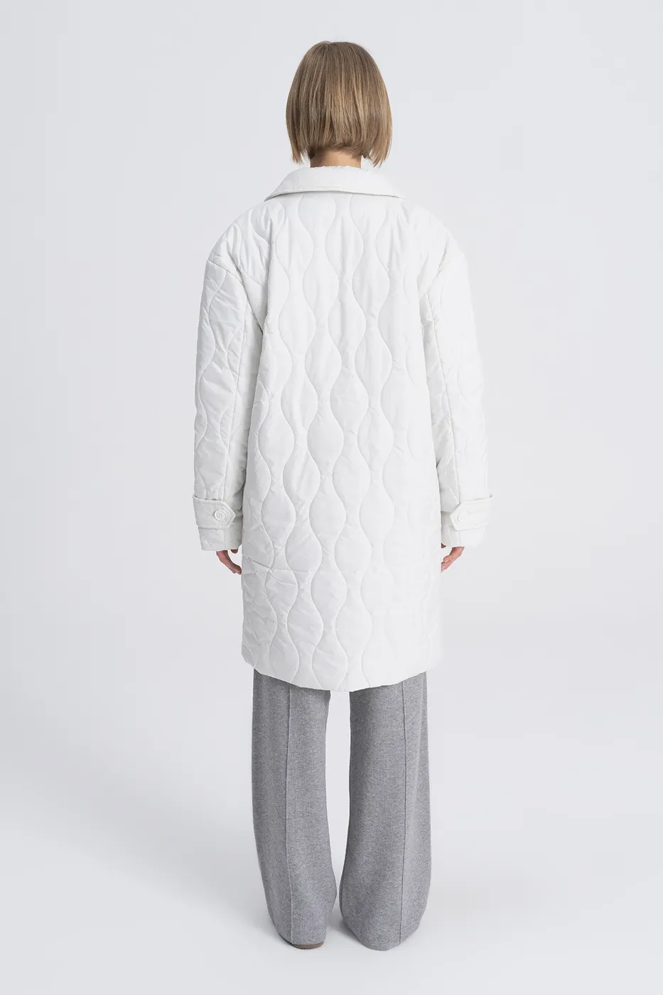 Bayan Beyaz Ceket Yaka Kapitone Şişme Kaban