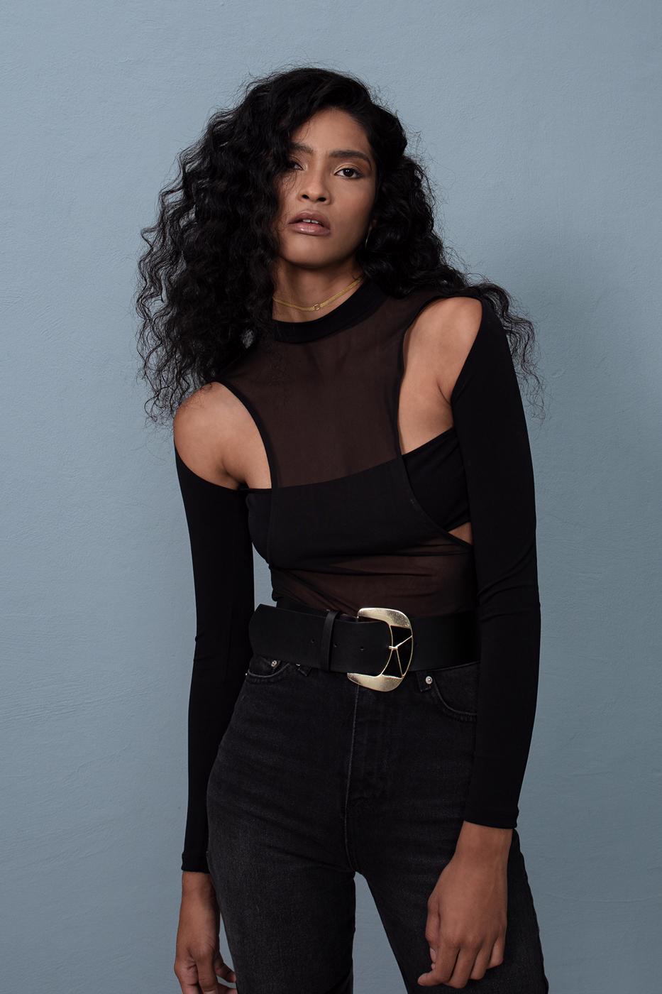 Bayan Siyah Ön Parça Tül Detaylı Top