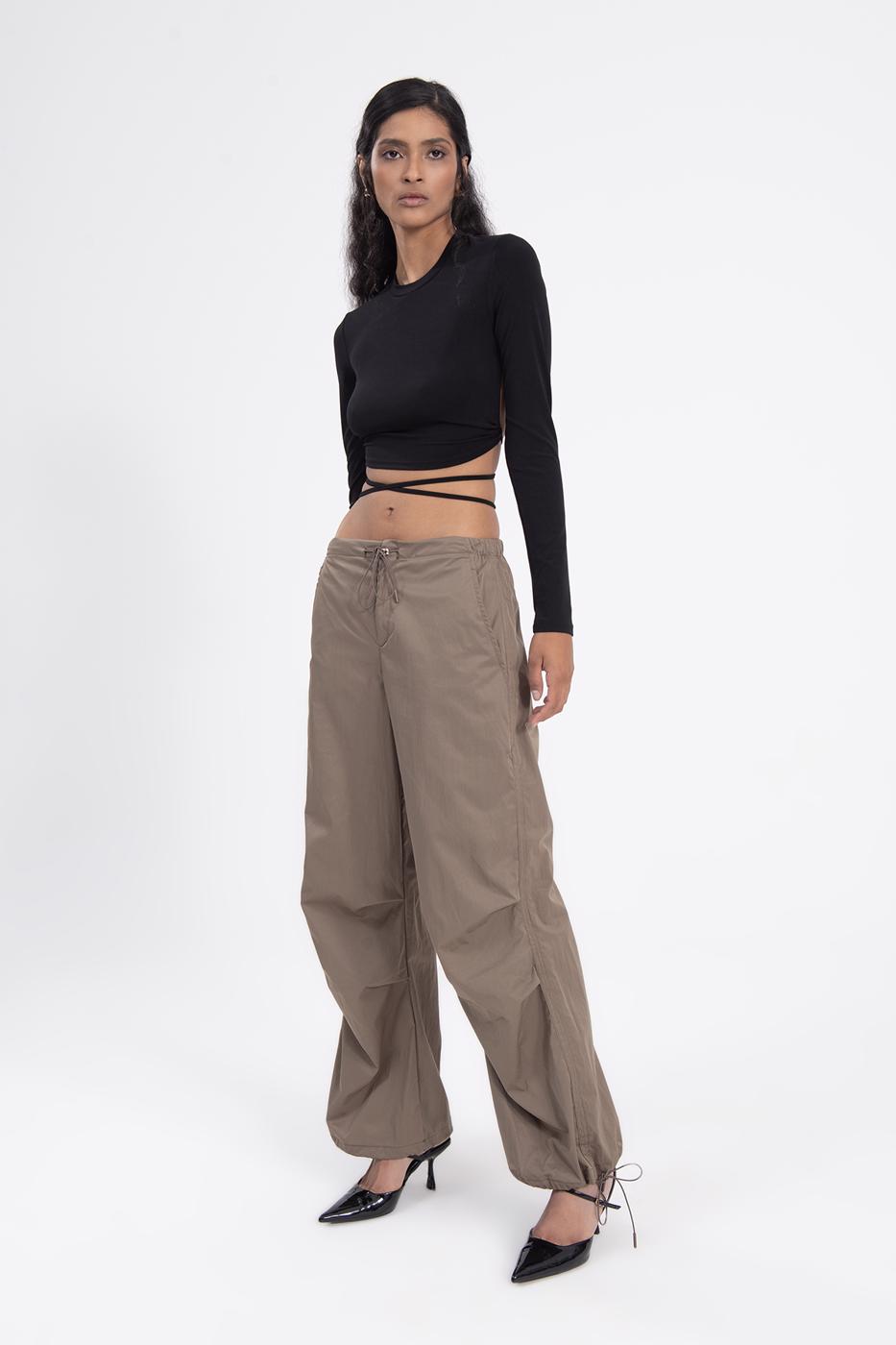 Bayan Haki Düşük Bel Paraşüt Kargo Pantolon