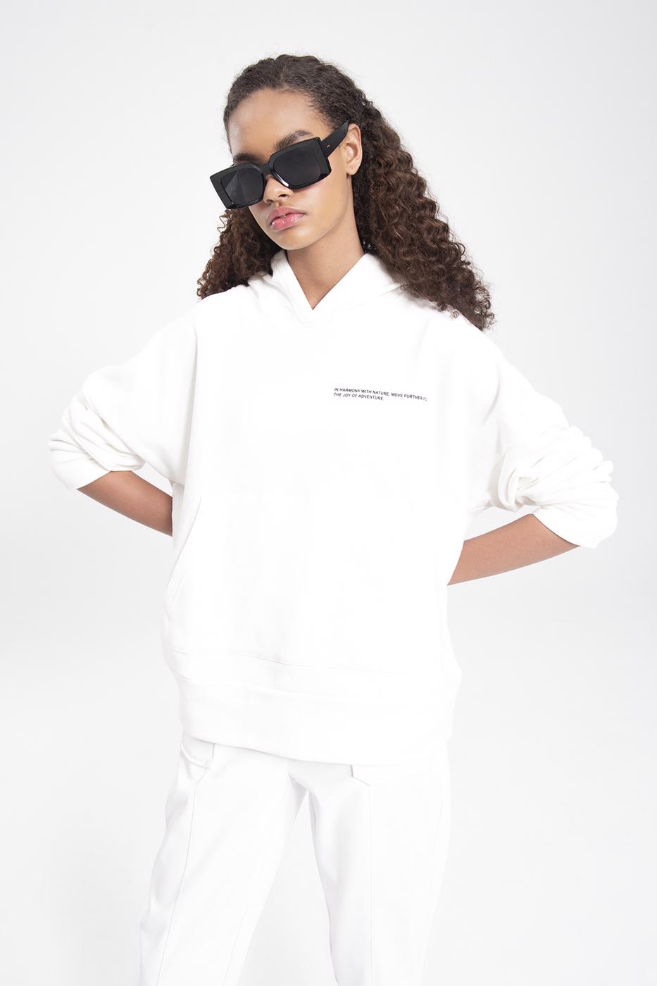 Bayan Beyaz Kapüşonlu Baskı Detaylı Sweatshırt