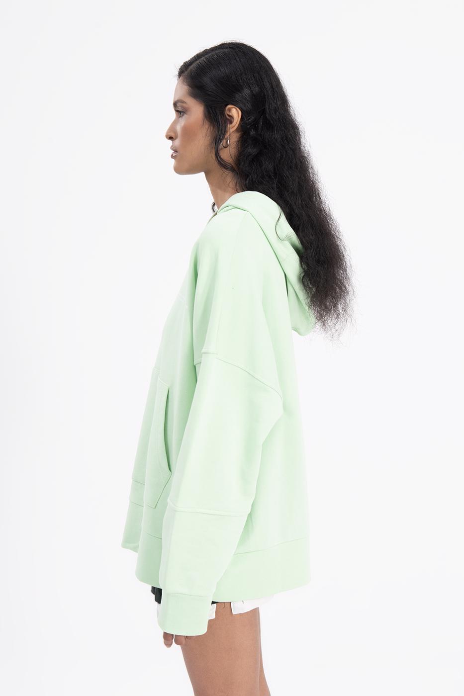 Bayan Yeşil Kapüşonlu Baskı Detaylı Sweatshırt