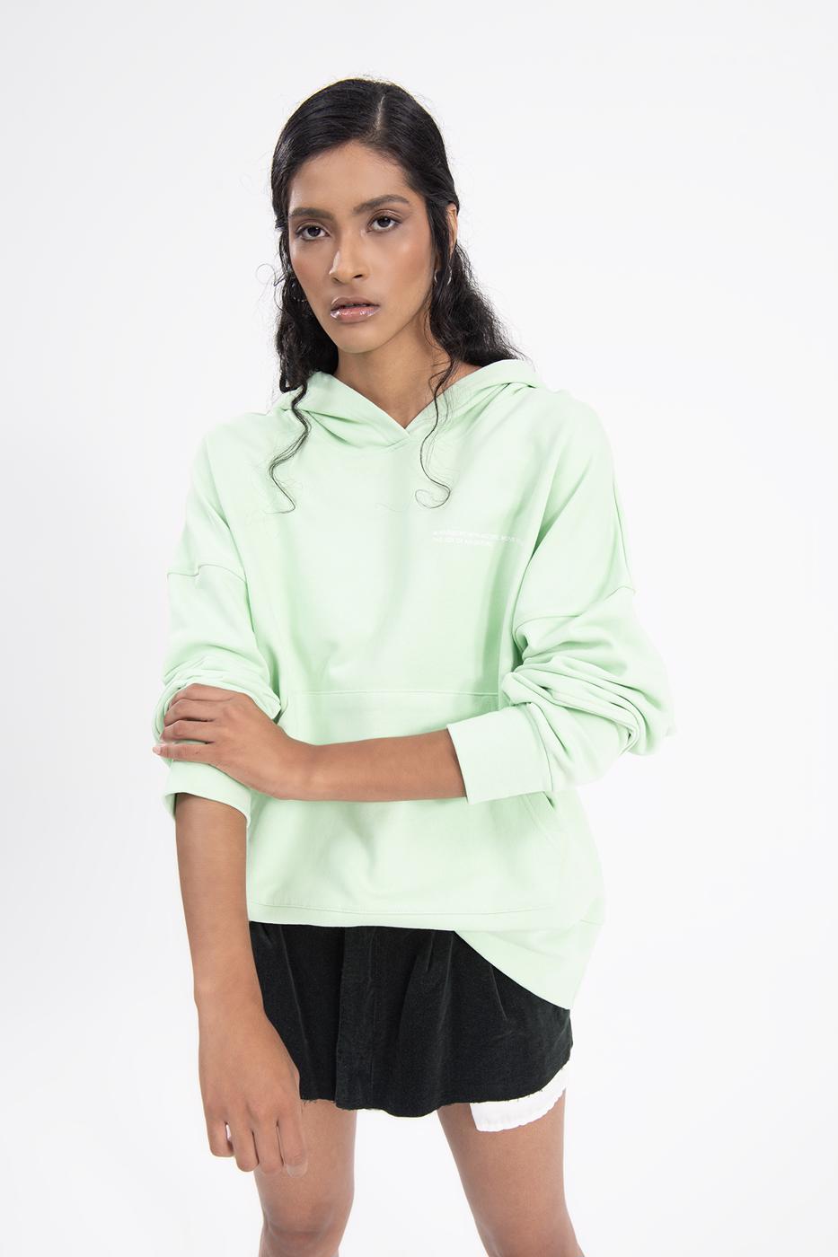 Bayan Yeşil Kapüşonlu Baskı Detaylı Sweatshırt