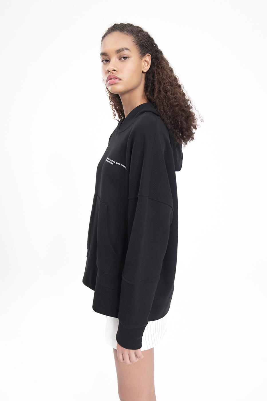 Bayan Siyah Kapüşonlu Baskı Detaylı Sweatshırt