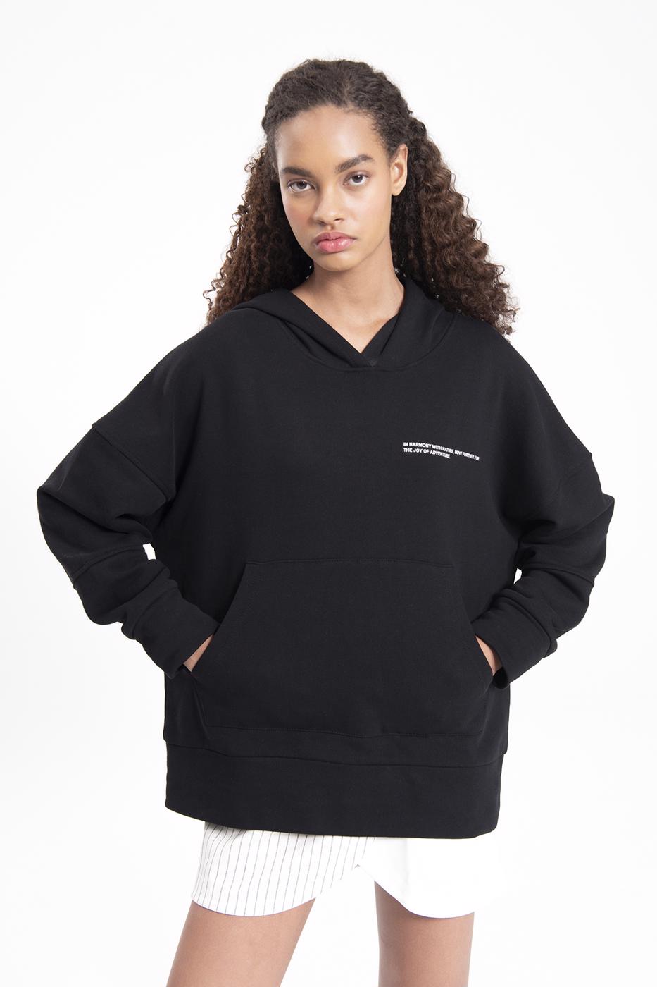 Bayan Siyah Kapüşonlu Baskı Detaylı Sweatshırt