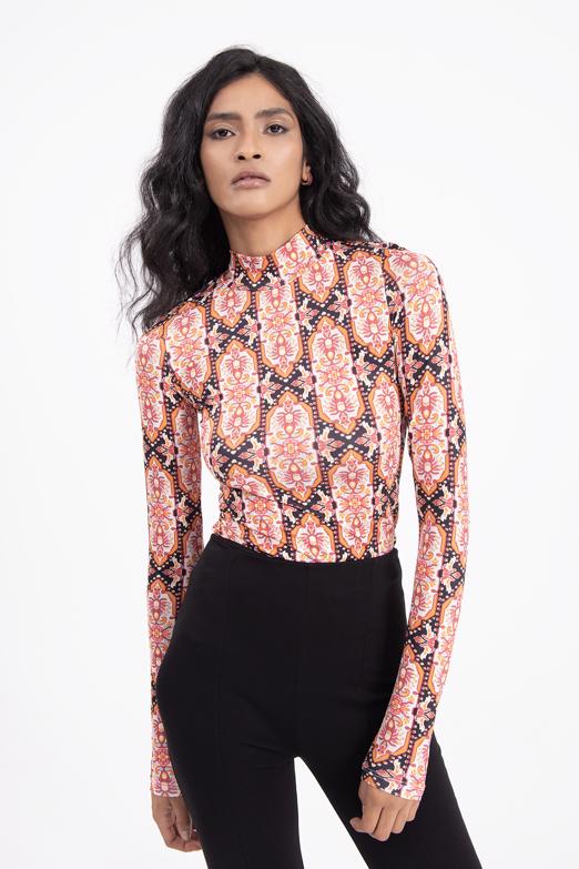 Bayan Pembe Dik Yakalı Desenli Top - BSL