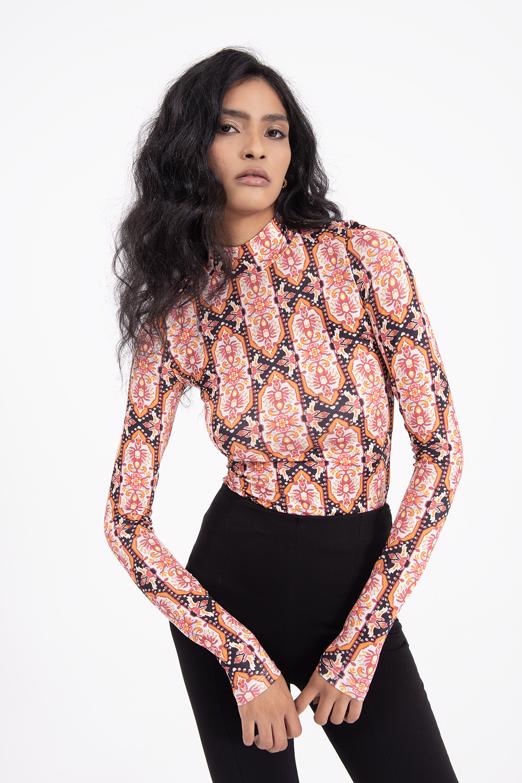 Bayan Pembe Dik Yakalı Desenli Top - BSL