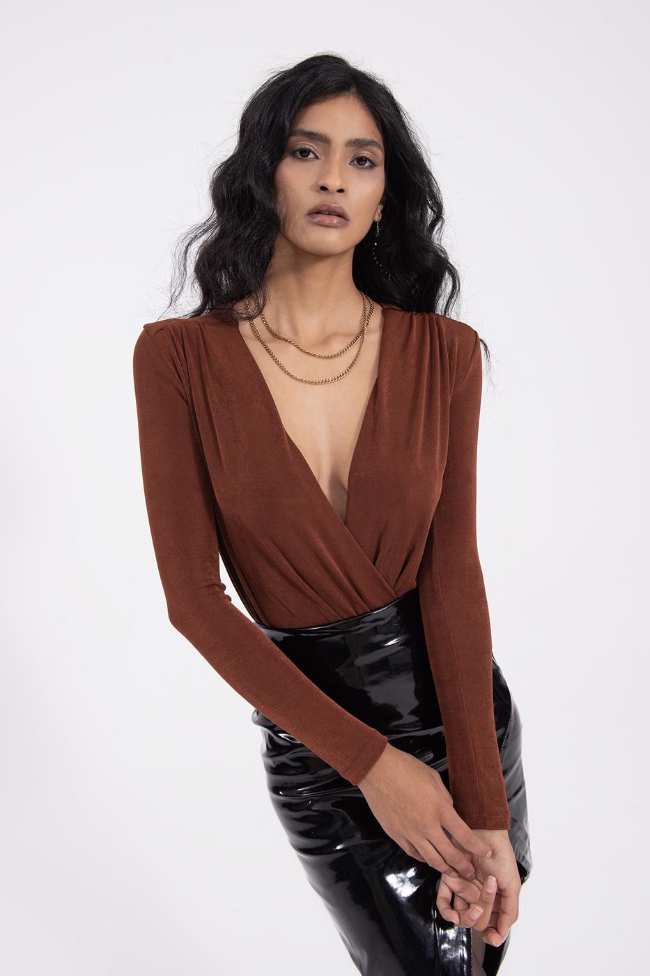 Bayan Kahverengi Kruvaze Yaka Dekolteli Bodysuit