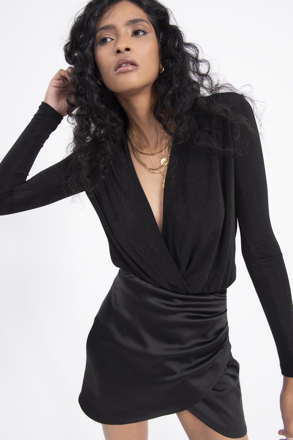 Bayan Siyah Kruvaze Yaka Dekolteli Bodysuit