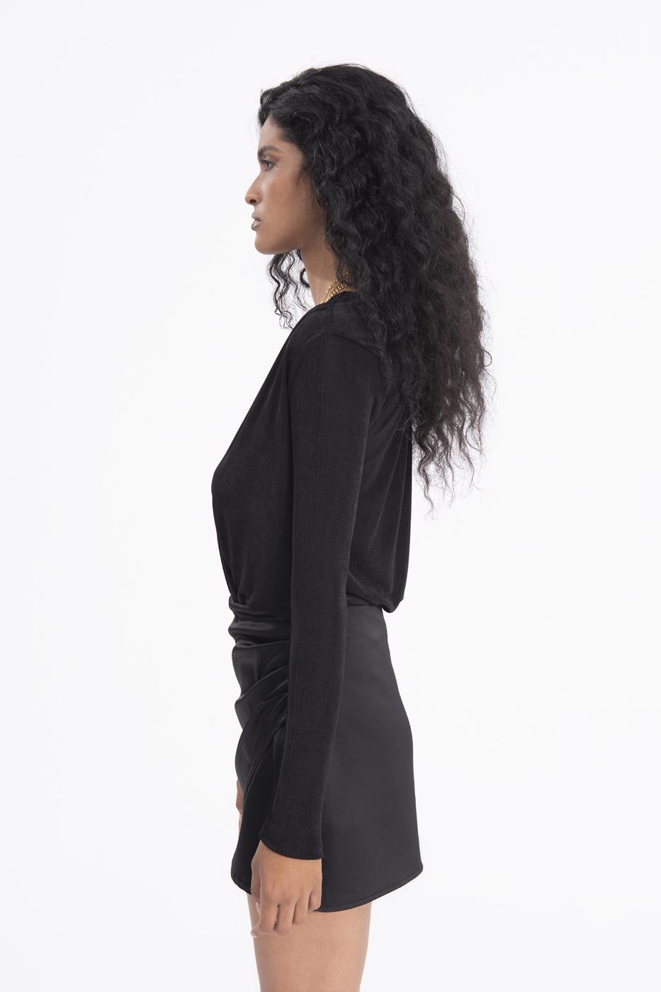 Bayan Siyah Kruvaze Yaka Dekolteli Bodysuit