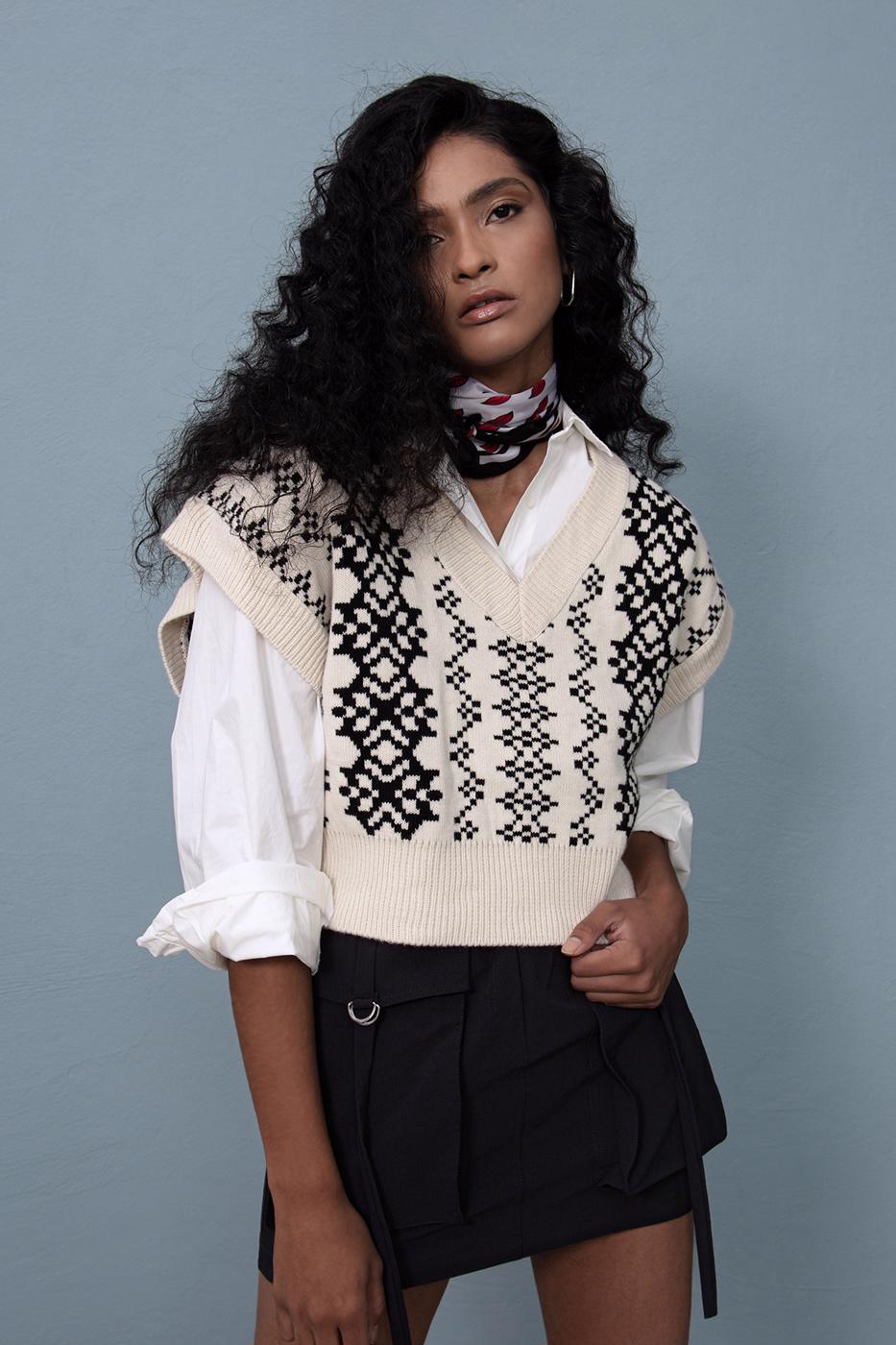 Bayan Krem V Yaka Desenli Süveter